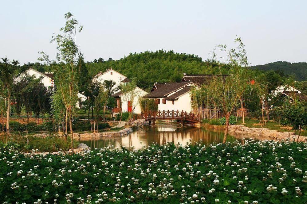 Suzhou Greendoor Resort Hotel Exterior photo